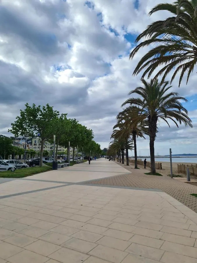 Acogedor Apartamento Vistas Al Mar Roses Spain